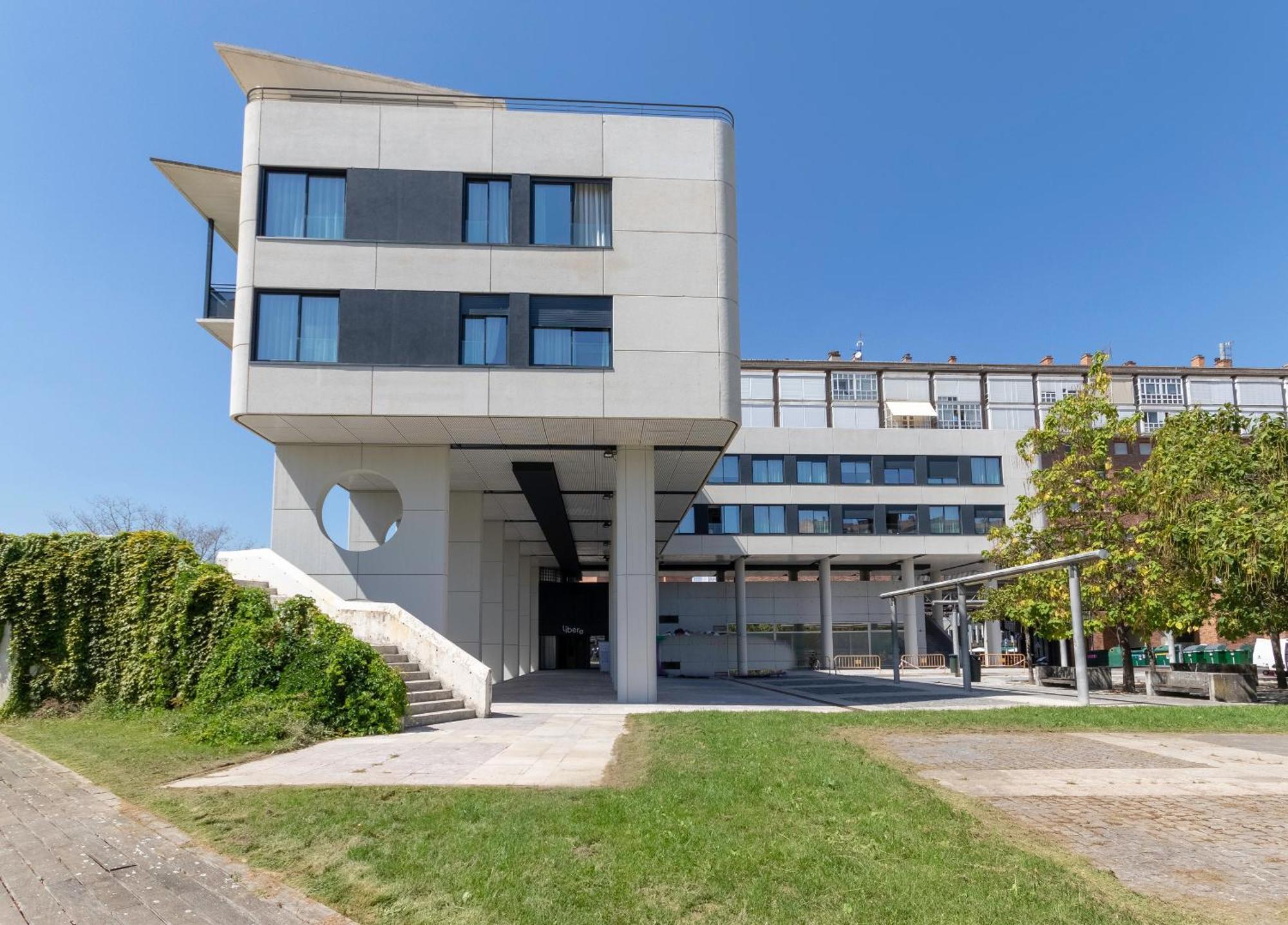 Apartamentos Libere Pamplona Yamaguchi Экстерьер фото